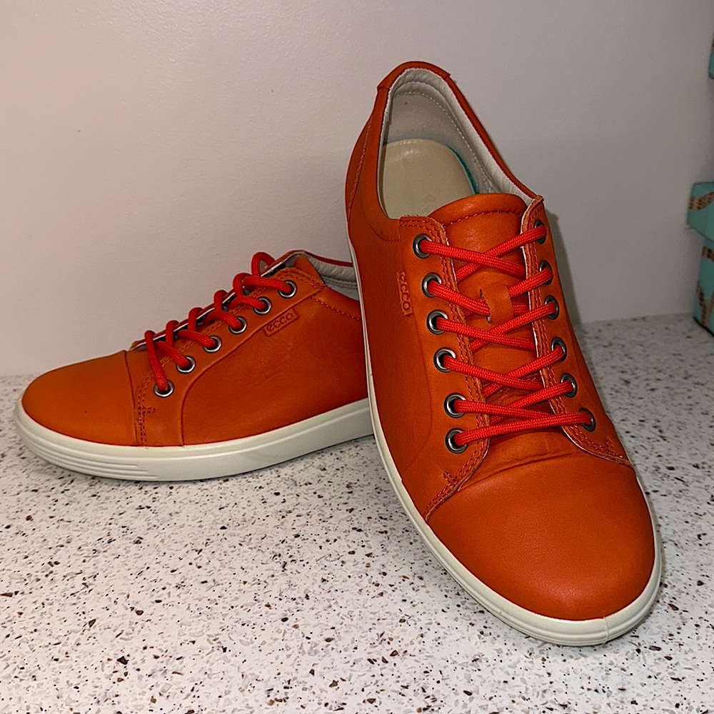 ECCO SOFT 7 Ladies Sneaker Orange Size 40 Size 9 Like New